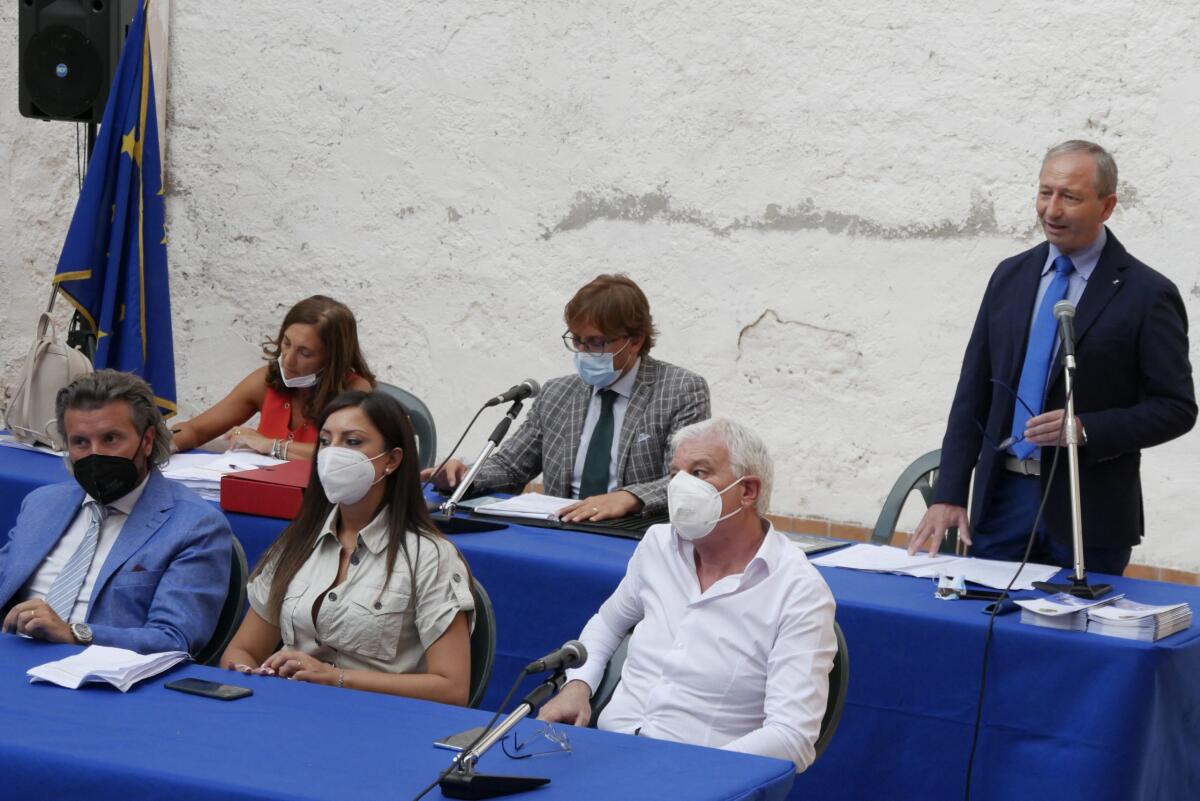Il Sindaco Pirozzi annuncia l’arrivo di due importanti finanziamenti per circa 6 milioni di euro per la scuola e l’edilizia scolastica - 