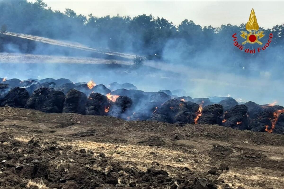 Campania maglia nera per gli incendi nel 2020 - 