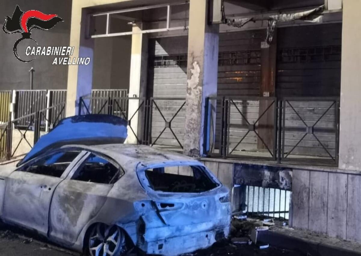 Solofra. Incendio distrugge Alfa Romeo Giulietta. Indagano i Carabinieri - 