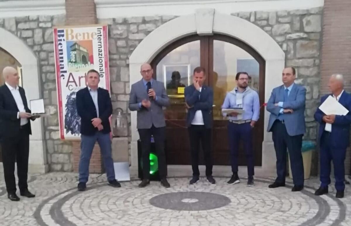 Inaugurata la BeneBiennaleDesign II edizione, come da programma adesso si degustano i vini. - 