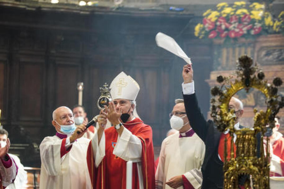 Si ripete a Napoli il prodigio del miracolo di San Gennaro. - 