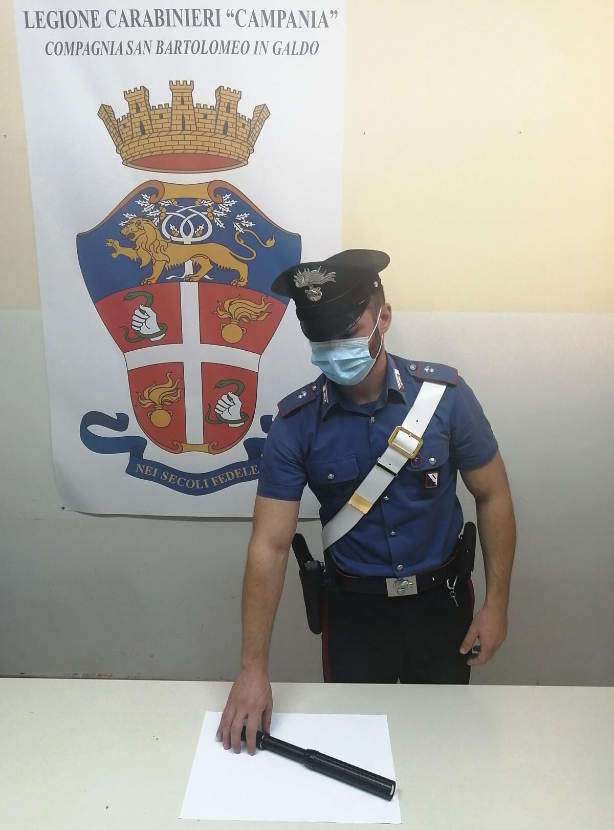Carabinieri denunciano un 43 enne e un 53 per possesso di oggetti atti ad offendere - 