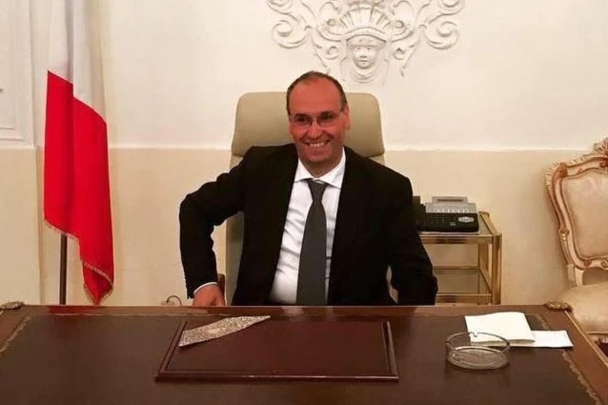 Minacce di morte a Costantino Giordano sindaco di Monteforte Irpino, ricandidato alle prossime elezioni comunali . - 