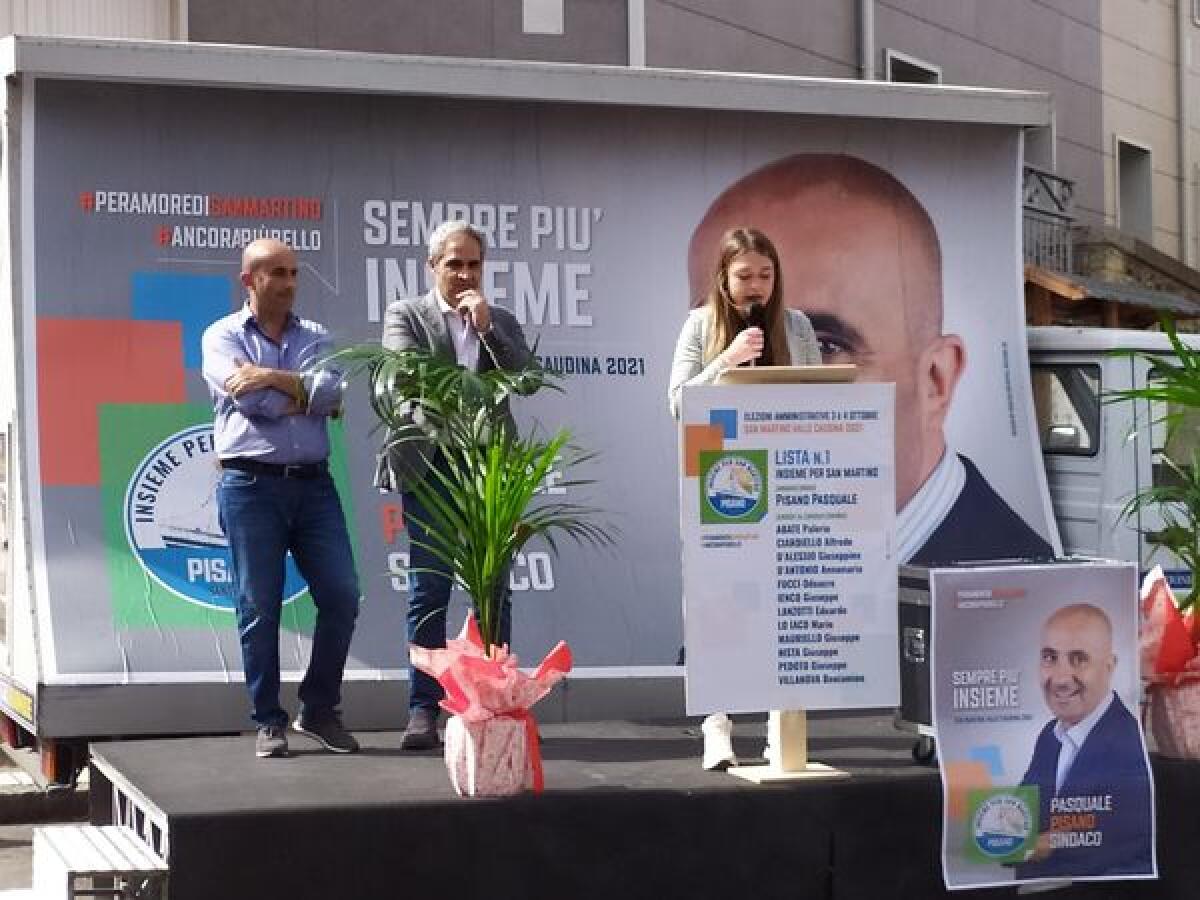 Grandissimo successo a Piazza Europa per l'incontro con la Lista n.1 Insieme per San Martino - Pasquale Pisano Sindaco con la presenza dell'onorevole Maurizio Petracca - 