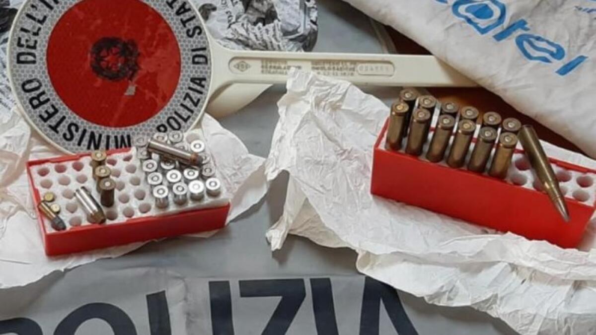 Lauro. Ritrovate in un capanno munizioni per carabina e pistola - 