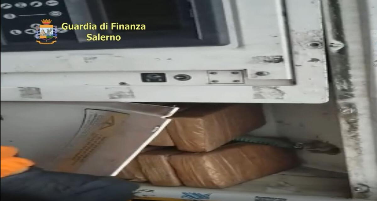 18 persone arrestate dalla Guardia di Finanza nell'ambito di una indagine della DDA - 