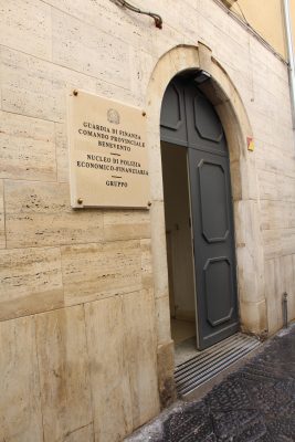 Coltivava marijuana nella sua abitazione, arrestato un 36 enne di Benevento