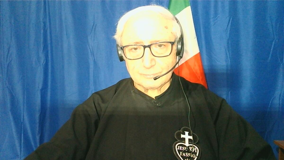 P.Rungi. Il teologo passionista, airolano di nascita, esprime la sua vicinanza al popolo ai Airola dopo il vasto incendio alla fabbrica Sapa - 