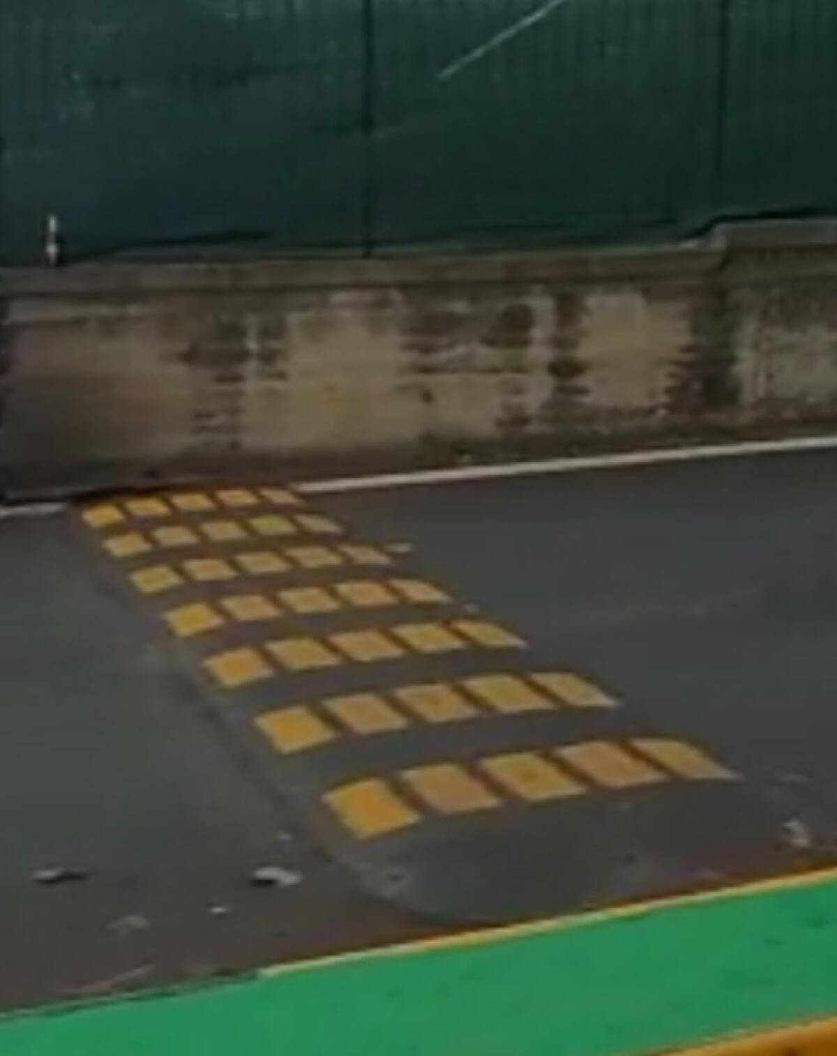 Paolisi. Sorpreso a rubare dossi artificiali dalla sede stradale, in manette un 45 enne - 
