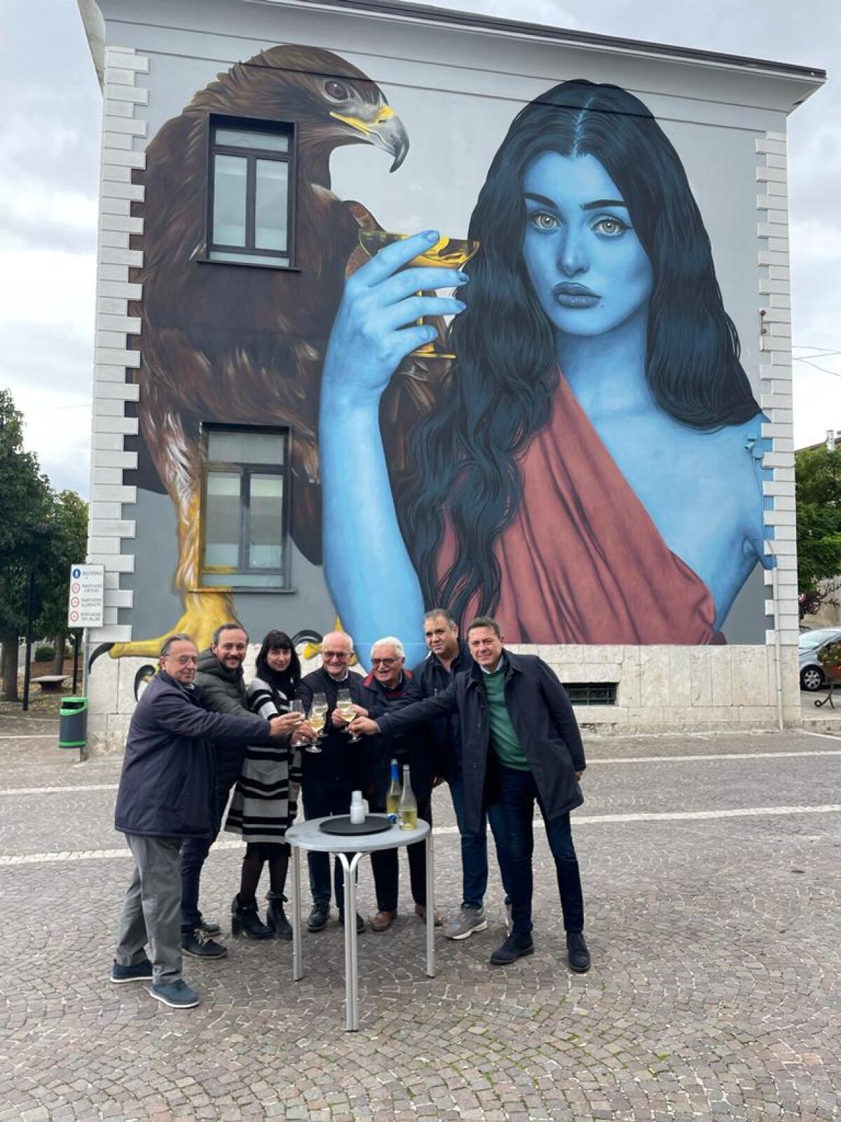 Castelvenere: inaugurato murale dedicato a Ebe, prima “donna sommelier” della mitologia greca - 