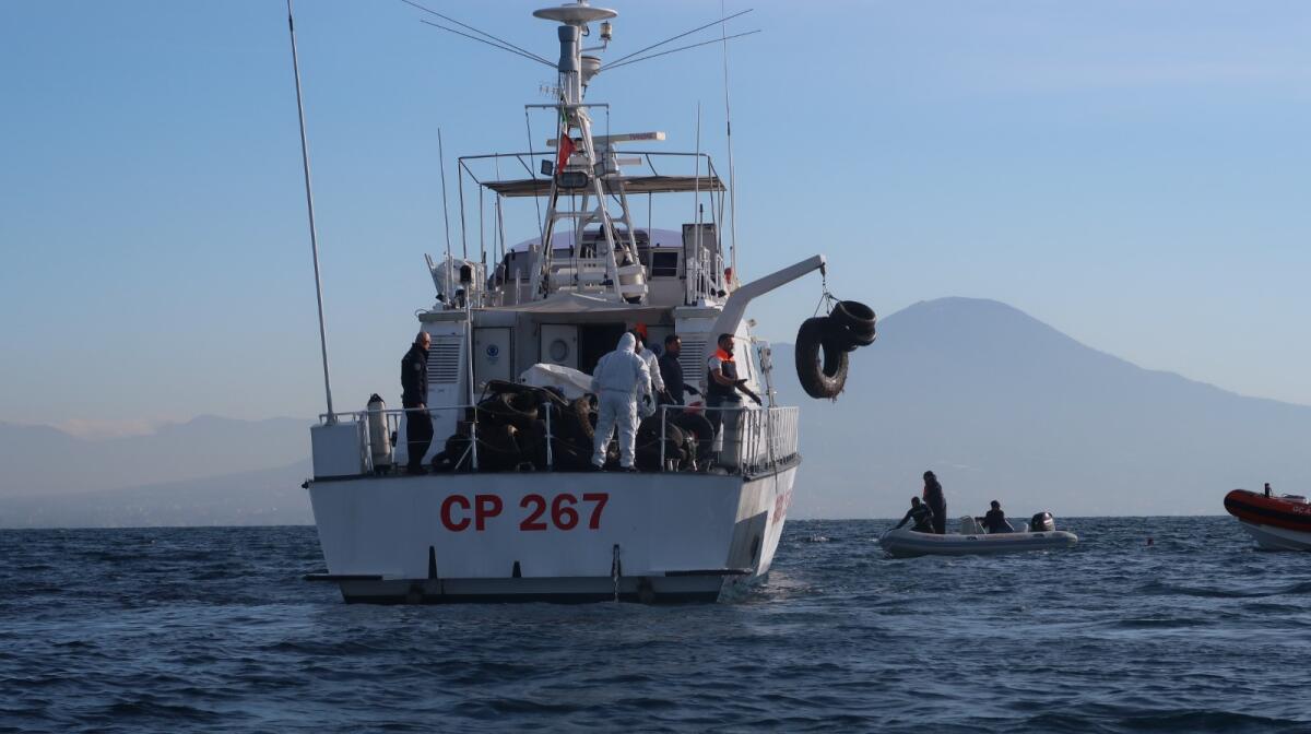 La Guardia Costiera di Napoli e il Parco Sommerso di Gaiola raccolgono 70 PFU in mare - 