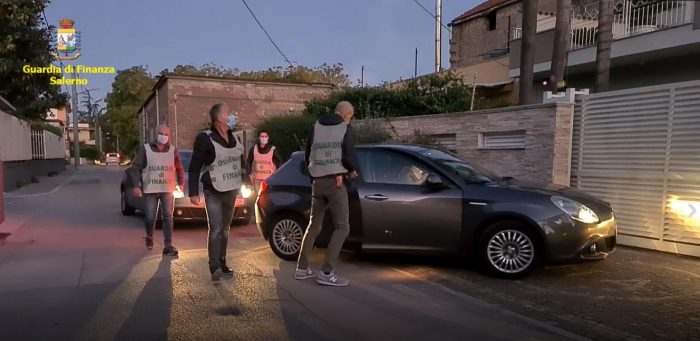 Immatricolavano auto provenienti da paesi comunitari con documentazione falsa