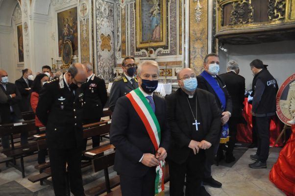 Restituite quattro sculture in marmo bianco trafugate circa 32 anni or sono dai beni della Chiesa di Guardia Sanframondi