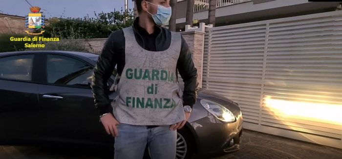 Immatricolavano auto provenienti da paesi comunitari con documentazione falsa