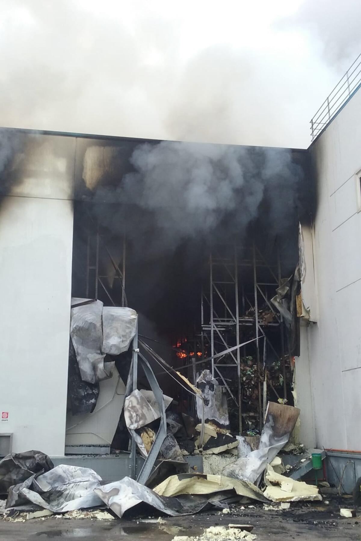 Incendio Gricignano d’Aversa-Area industriale, avviato monitoraggio diossine - 