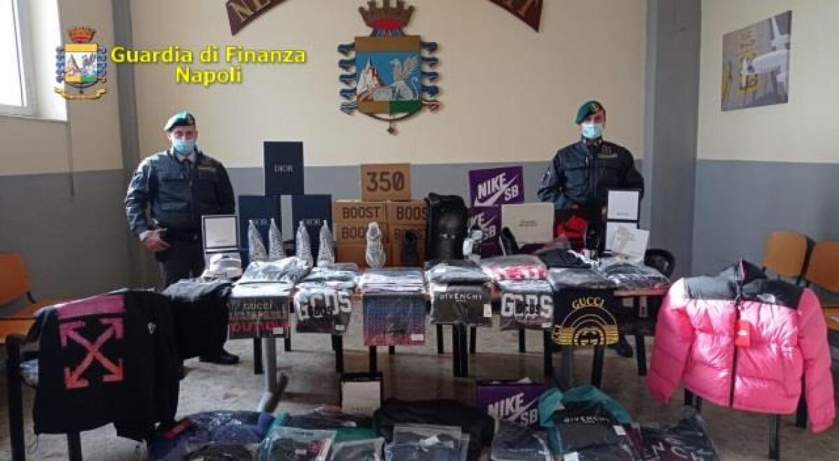 Sequestrati oltre 87.000 articoli contraffatti e denunciati 12 responsabili - 
