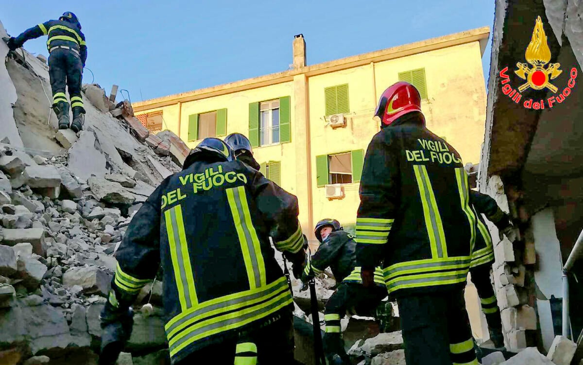 Crollo Palazzina: estratta viva la donna, deceduto il marito. - 