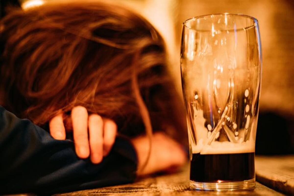 Barista serve liquore a tre ragazze di 12 anni, denunciato e chiesta sospensione licenza - 