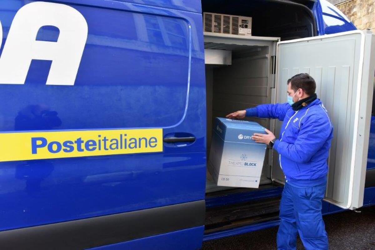 Poste Italiane consegna domani ad Ariano irpino 13.900 dosi vaccino Moderna - 