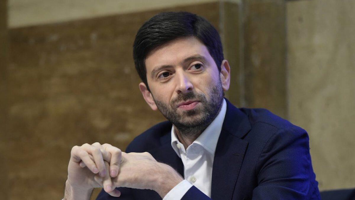 Terza dose, l'annuncio di Speranza: dal 1° dicembre anche per over 40 - 