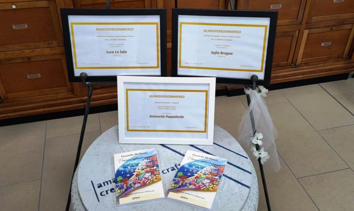 ITE “Amabile” di Avellino: premiati gli alunni dei laboratori di poesia #ilmioversoimmerso - 