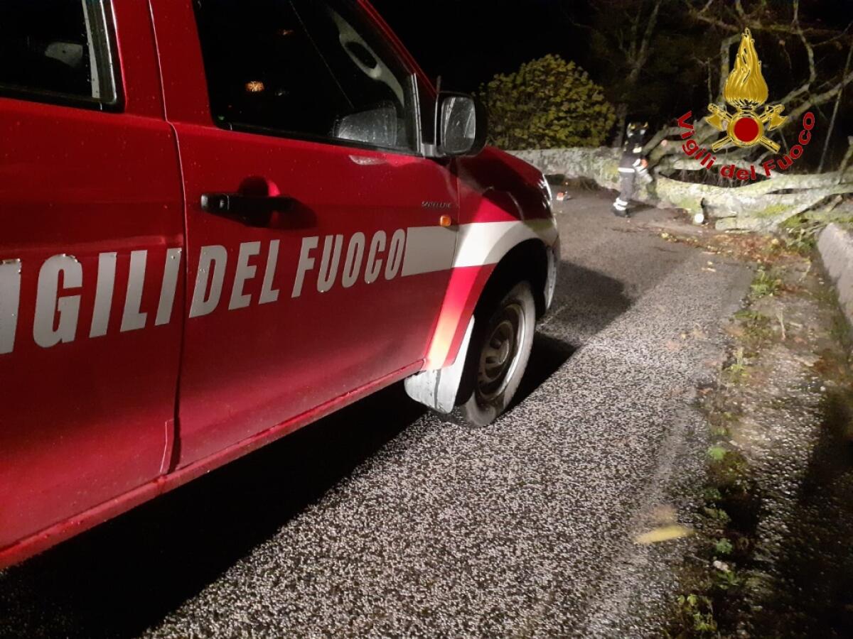 Emergenza maltempo, diversi interventi nella notte dei Vigili del Fuoco di Avellino - 