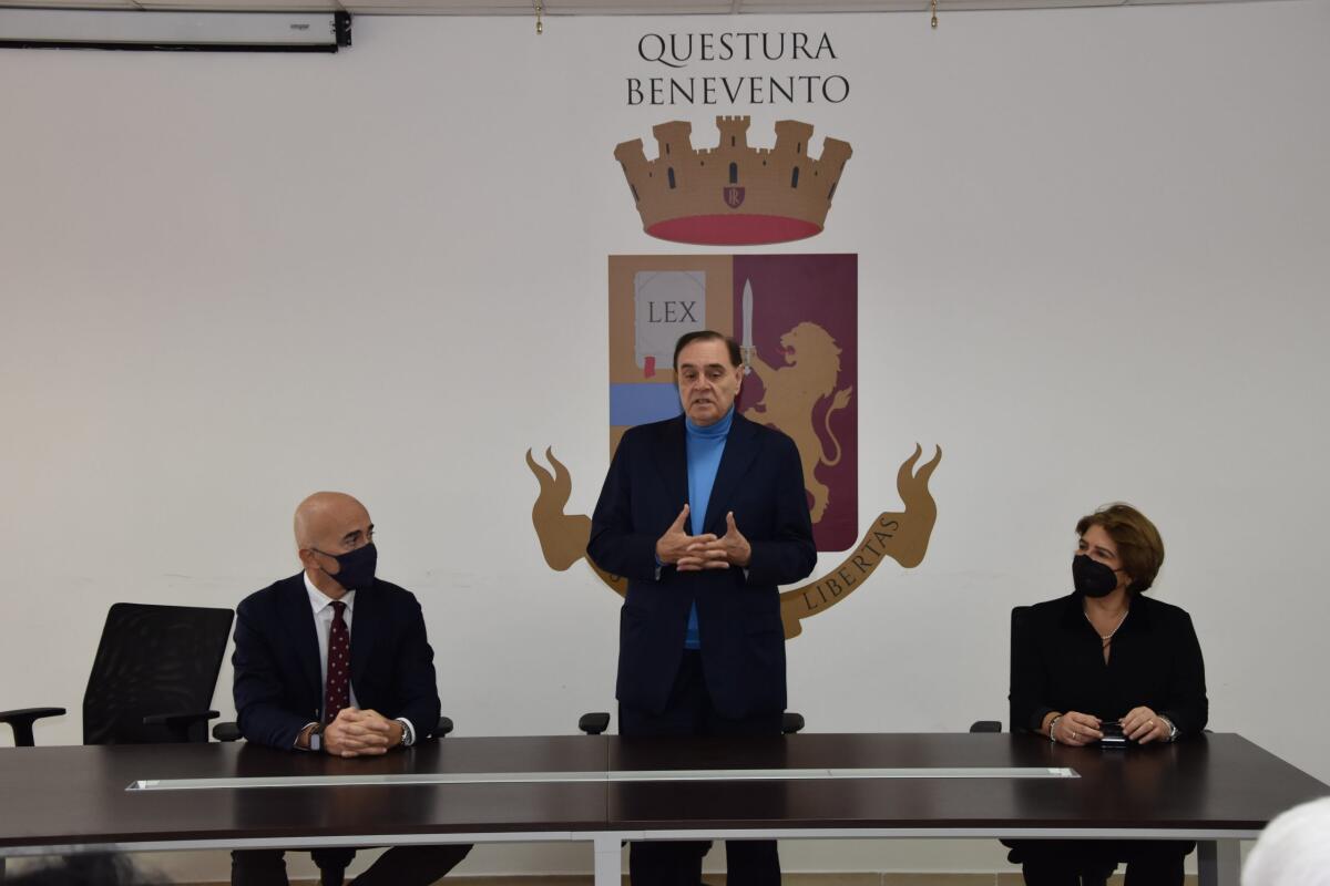 Il Sindaco di Benevento si è recato in visita istituzionale alla Questura di via De Caro - 