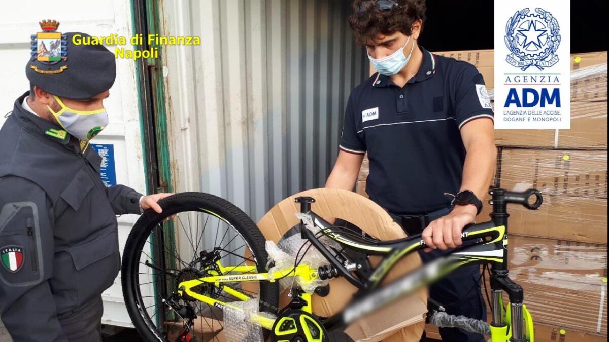 Sequestrate biciclette con componenti contraffatti, oltre 1 milione di euro il valore di mercato - 