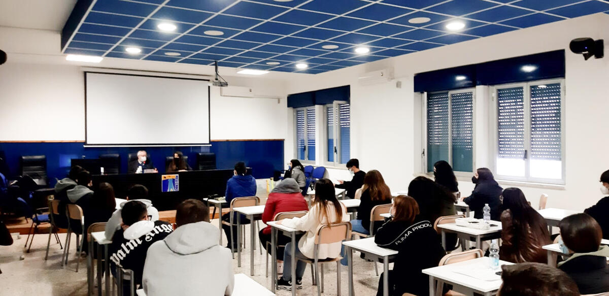 Montesarchio. Istituto Fermi: progetto “Studio legale in aula e processo simulato” - 
