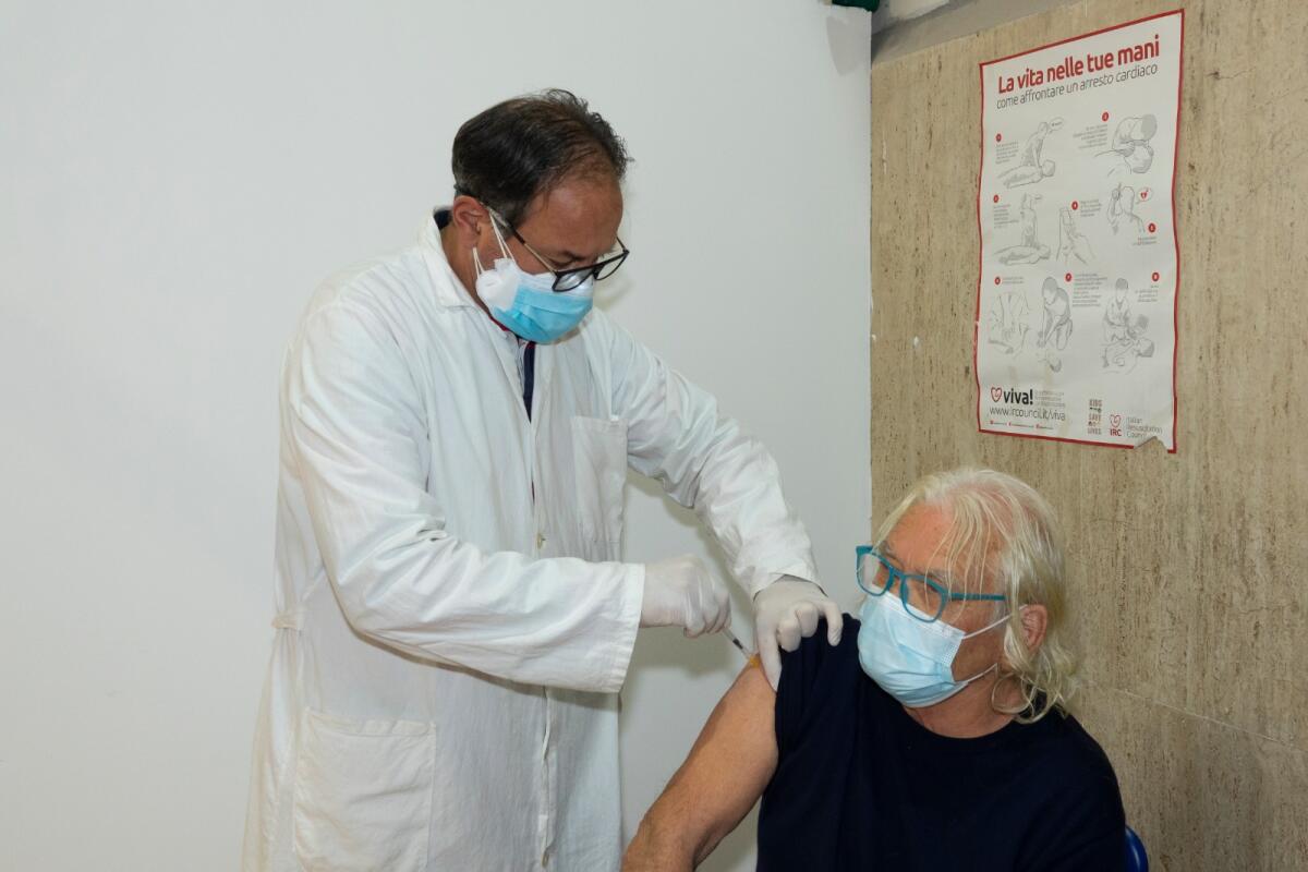 Hub Montesarchio: inoculate 370 dosi di vaccino - 
