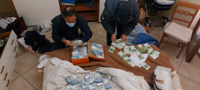 Scoperta nel casertano una raffineria di droga, sequestrati 7 chili di cocaina
