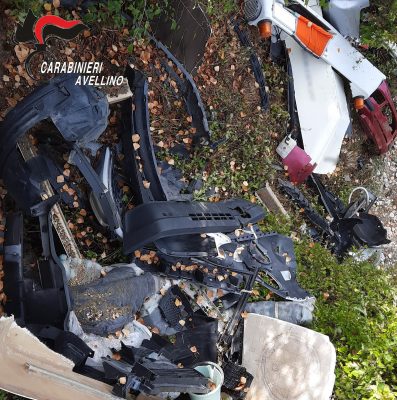 Rifiuti speciali di autocarrozzeria lungo le sponde del Fiume Calore: denunciate due persone.