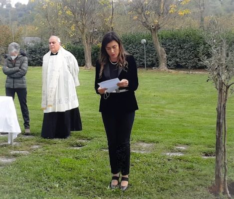 Montesarchio. Un albero di ulivo in ricordo di Antonio De Mizio, vittima del covid