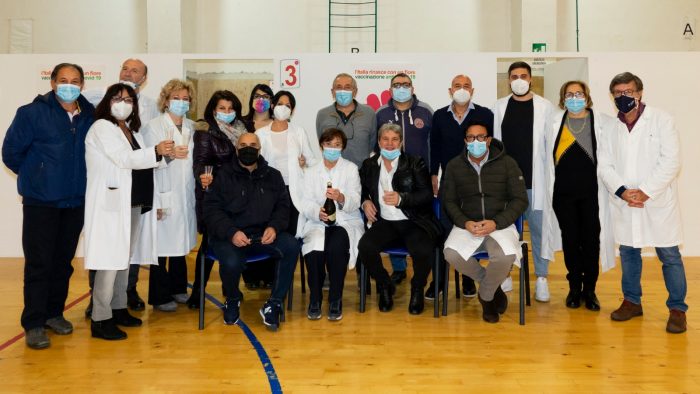 Hub Montesarchio: inoculate 370 dosi di vaccino