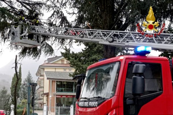 Una trentina di interventi di soccorso effettuati dai Vigili del fuoco di Av