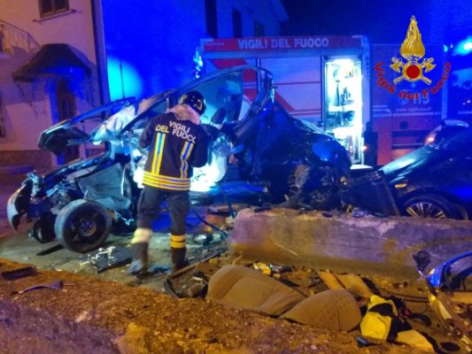 Due giovani  perdono la vita in un incidente stradale a Mirabella Eclano