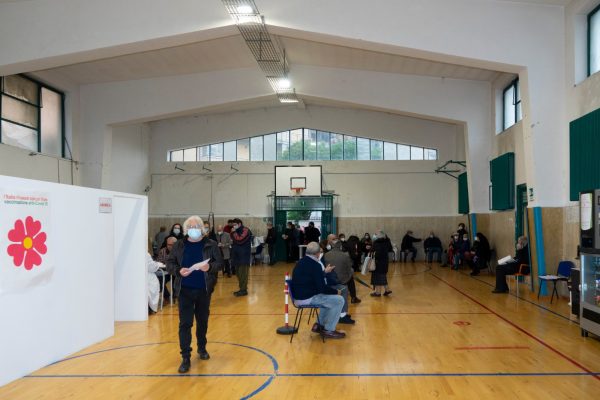 Hub Montesarchio: inoculate 370 dosi di vaccino