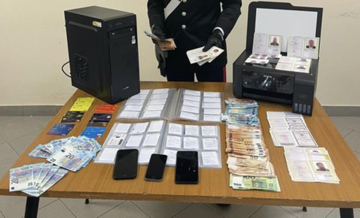 26 enne falsificava green pass e banconote, arrestato - 