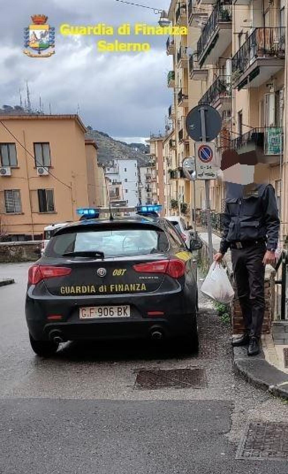 Chiama il "117" per chiedere aiuto, i Finanzaieri in soccorso di un anziano solo e invalido - 