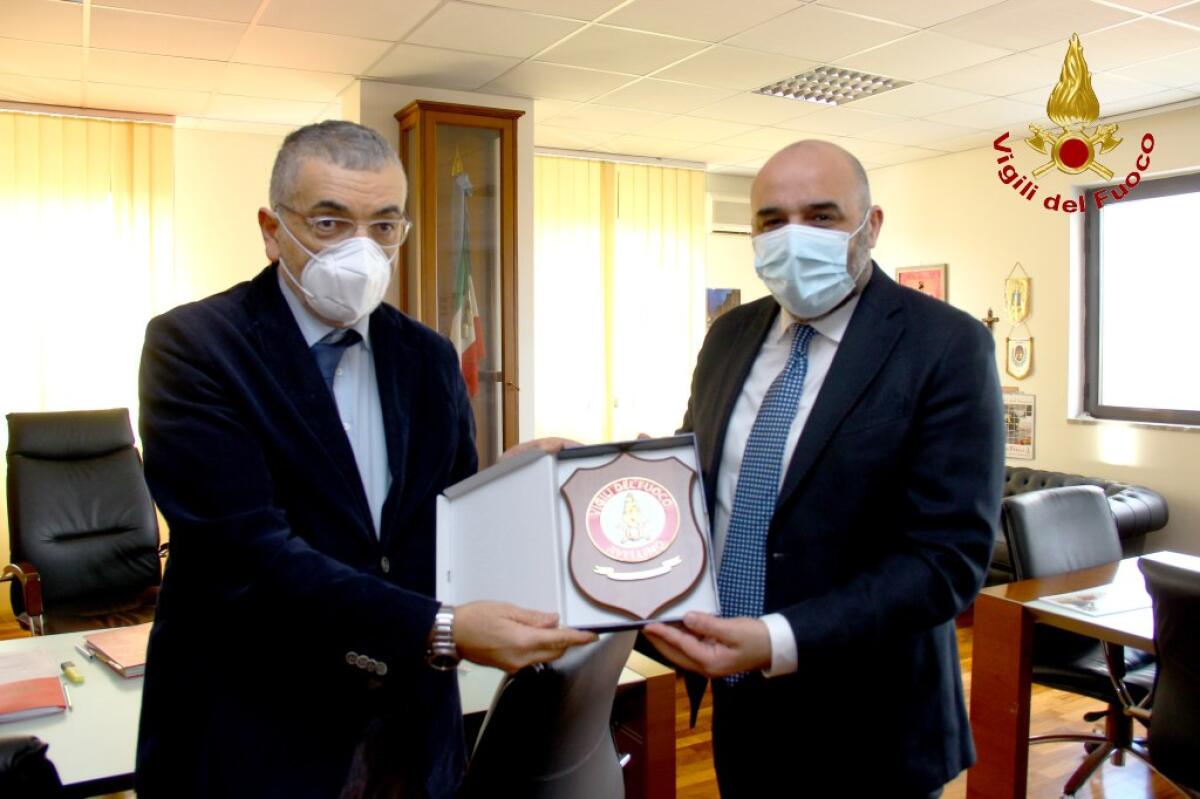 Presidente Provincia in visita a comando di Avellino dei Vigili del fuoco - 