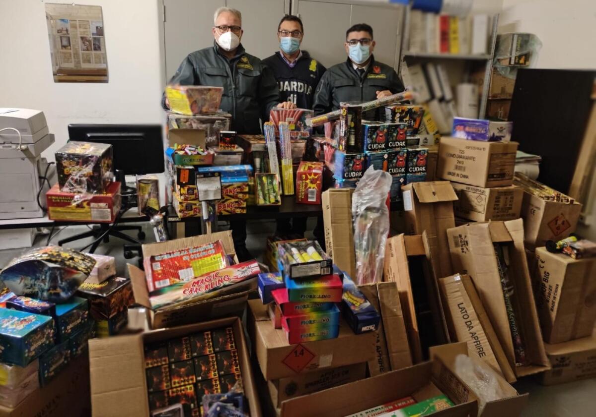 Sequestrati oltre 700 Kg di botti illegali ed altamente pericolosi - 