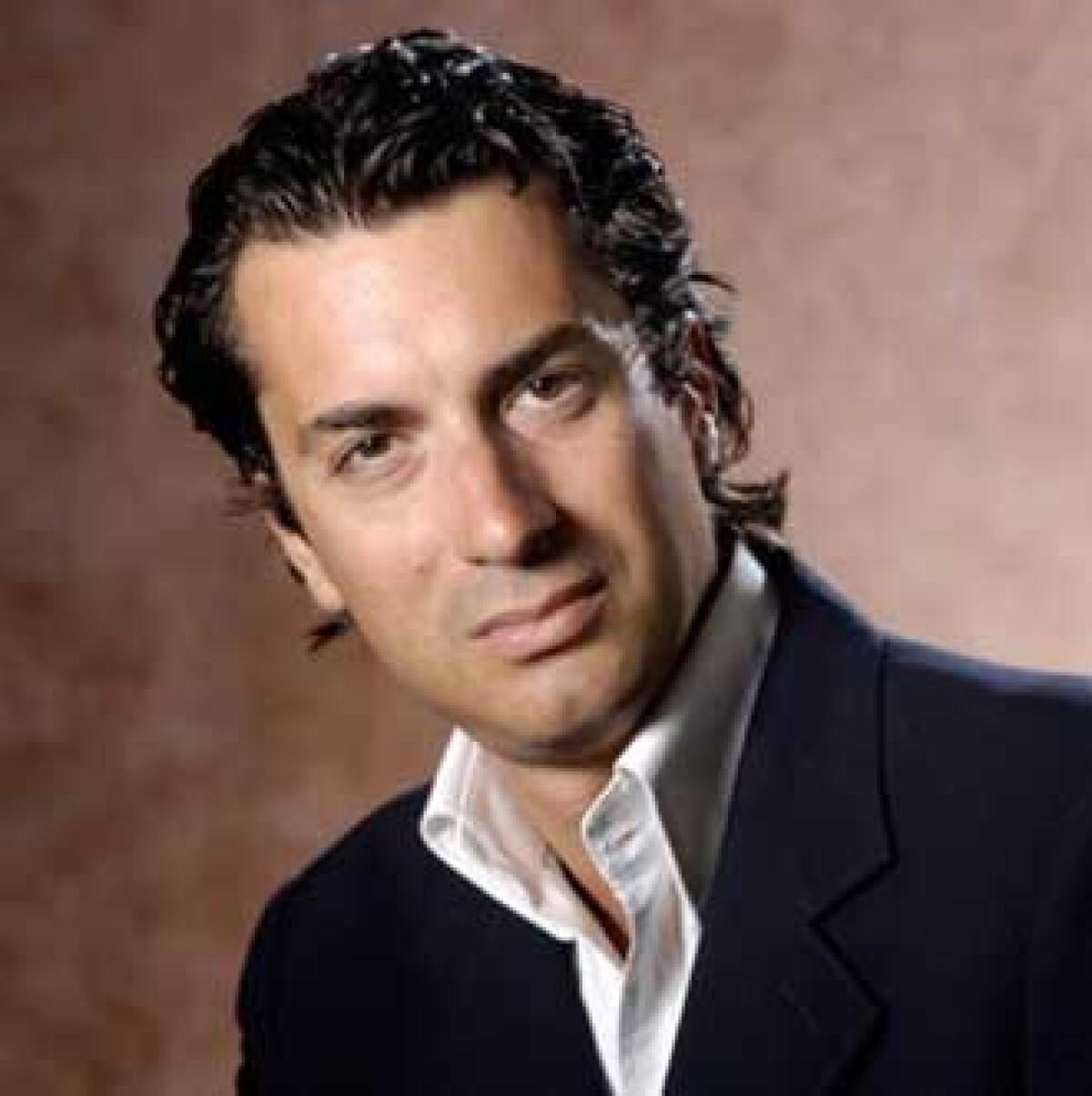Recital del noto pianista Roberto Cominati per il mezzo secolo del Conservatorio «Cimarosa» - 