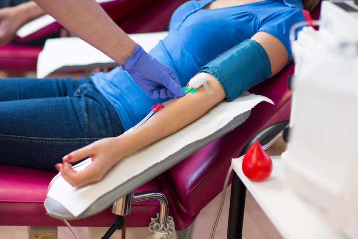 Dona il sangue al pompiere che le salvò la vita. - 