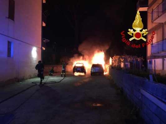 Indagini in corso per un incendio divampato nella notte a Forino.