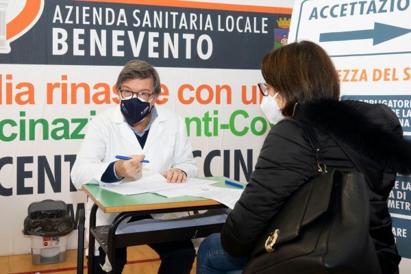 L’Hub di Montesarchio continua a vaccinare le centinaia di cittadini