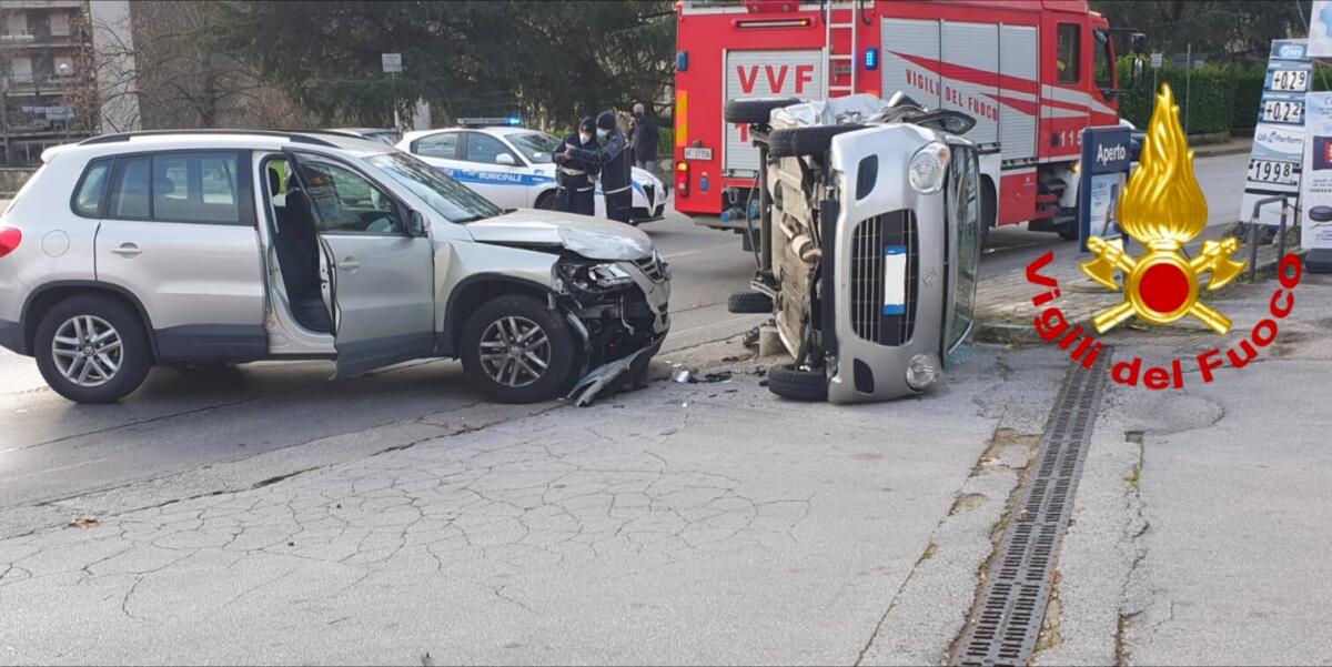 Scontro tra auto, donna ricoverata in ospedale - 