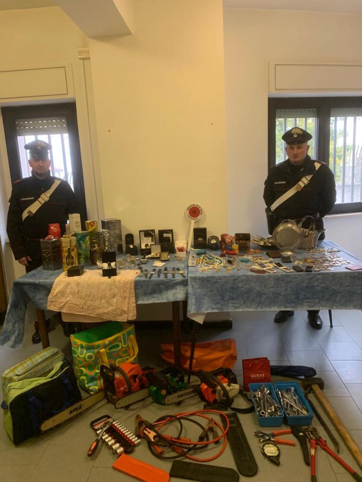 Quattro arresti per furto in abitazione - 