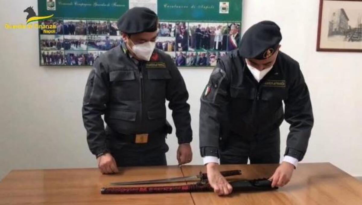 Denunciato un giovane trovato in possesso di armi da Samurai - 