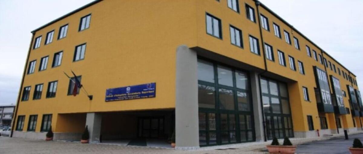 Piccoli parlamentari europei crescono: riconoscimenti per gli studenti dell’Ite “Amabile” di Avellino - 