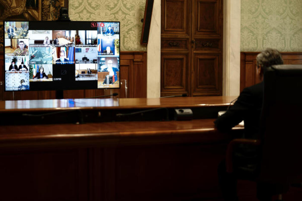 Le Regioni chiedono al Governo di liberare dopo 7 giorni i positivi senza sintomi. - 